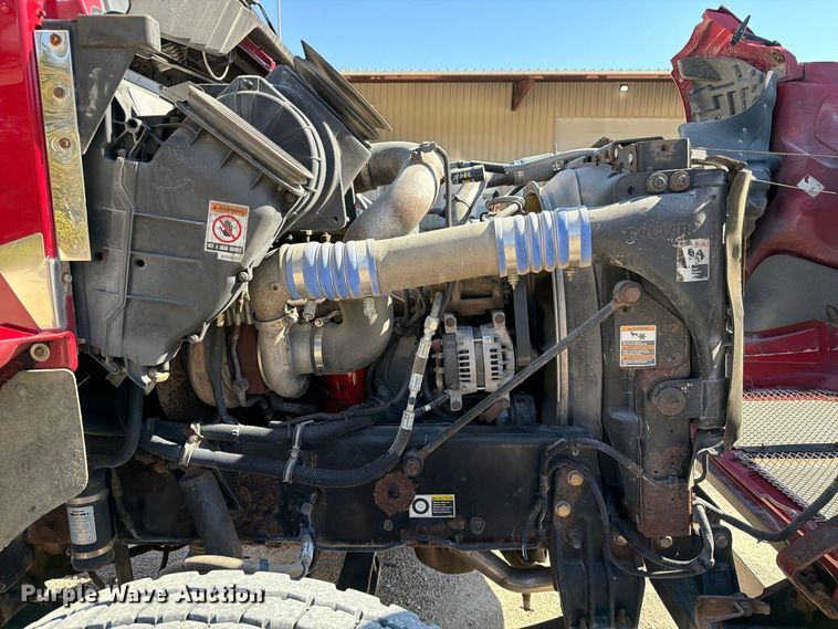 image for item FM6581 2013 Kenworth T370 truck cab and chassis