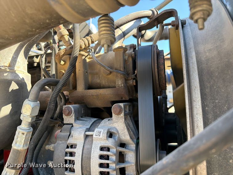 image for item FM6581 2013 Kenworth T370 truck cab and chassis