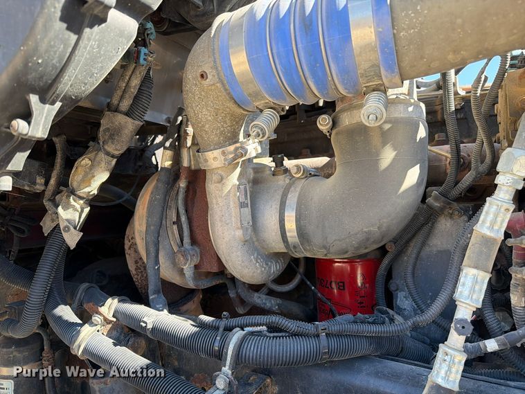 image for item FM6581 2013 Kenworth T370 truck cab and chassis