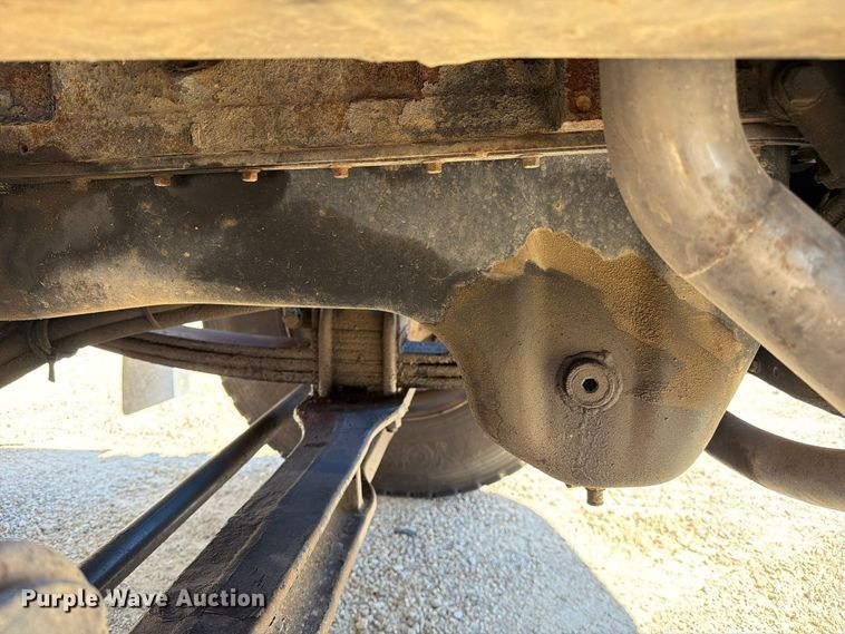 image for item FM6581 2013 Kenworth T370 truck cab and chassis