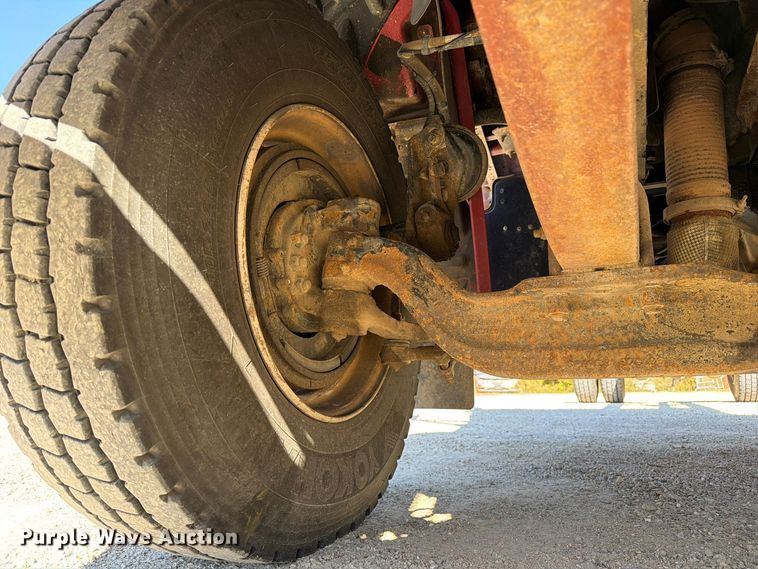 image for item FM6581 2013 Kenworth T370 truck cab and chassis