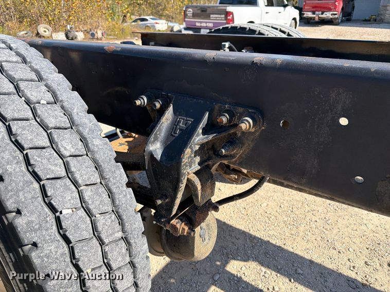 image for item FM6581 2013 Kenworth T370 truck cab and chassis
