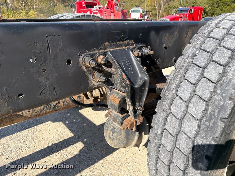 image for item FM6581 2013 Kenworth T370 truck cab and chassis