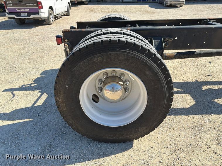 image for item FM6581 2013 Kenworth T370 truck cab and chassis