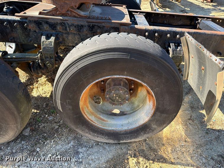 image for item FM6589 Truck frame cut off assembly