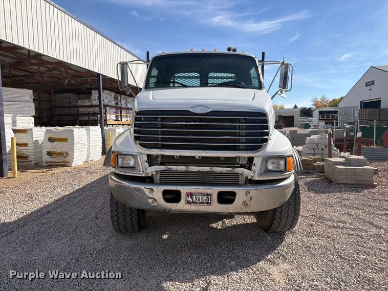 image for item FM7720 2004 Sterling Truck L9500 Series flatbed truck