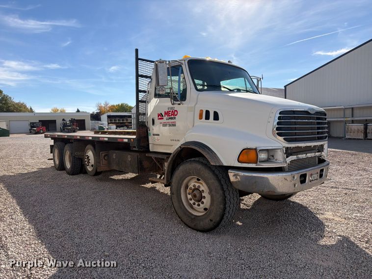 image for item FM7720 2004 Sterling Truck L9500 Series flatbed truck