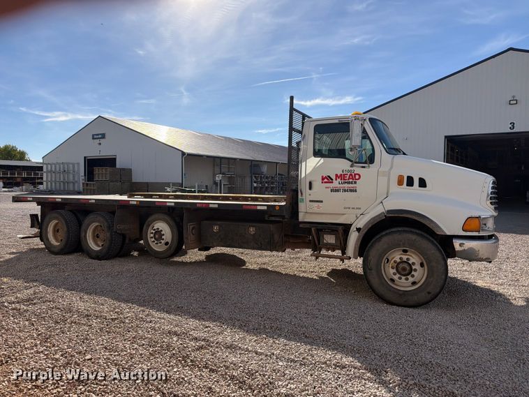 image for item FM7720 2004 Sterling Truck L9500 Series flatbed truck