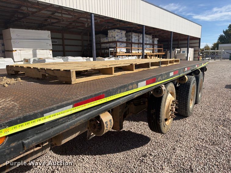 image for item FM7720 2004 Sterling Truck L9500 Series flatbed truck
