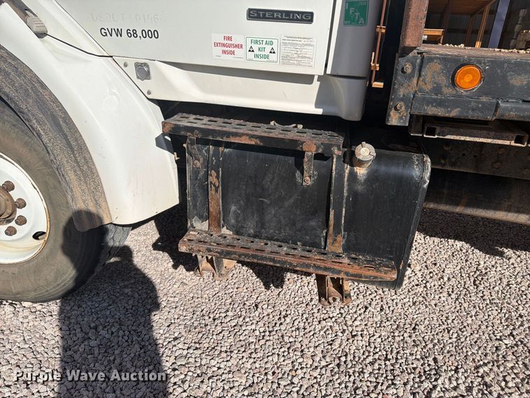 image for item FM7720 2004 Sterling Truck L9500 Series flatbed truck