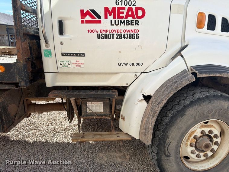 image for item FM7720 2004 Sterling Truck L9500 Series flatbed truck
