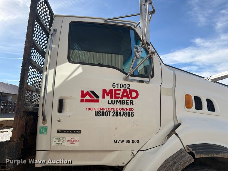 image for item FM7720 2004 Sterling Truck L9500 Series flatbed truck