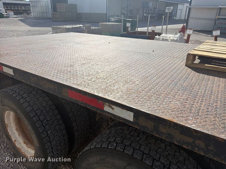 image for item FM7720 2004 Sterling Truck L9500 Series flatbed truck