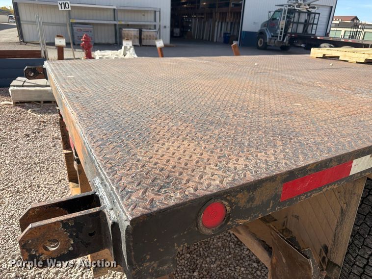 image for item FM7720 2004 Sterling Truck L9500 Series flatbed truck