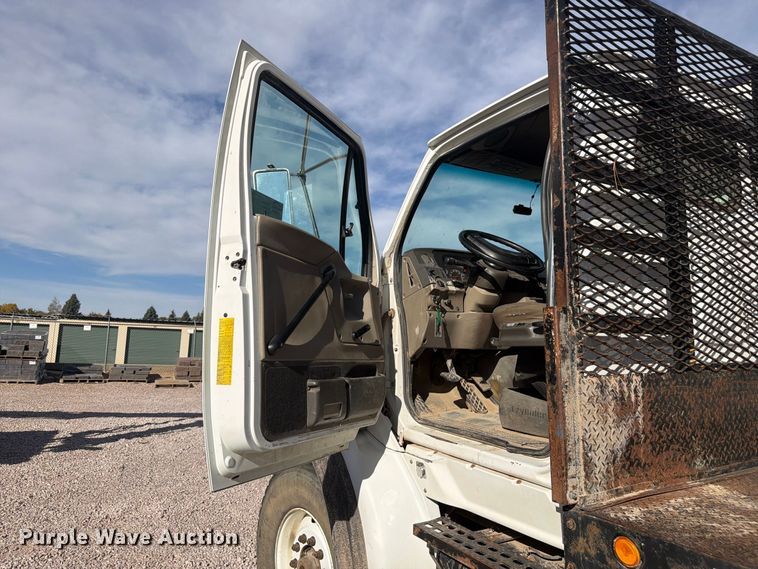 image for item FM7720 2004 Sterling Truck L9500 Series flatbed truck