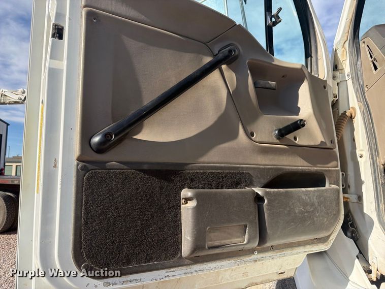 image for item FM7720 2004 Sterling Truck L9500 Series flatbed truck