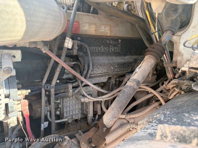 image for item FM7720 2004 Sterling Truck L9500 Series flatbed truck