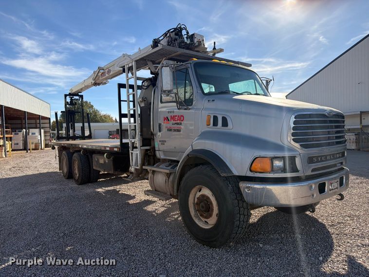 image for item FM7721 2006 Sterling Truck L9500 Series flatbed truck