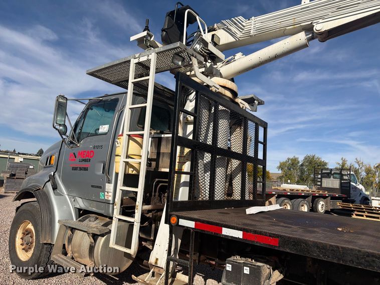 image for item FM7721 2006 Sterling Truck L9500 Series flatbed truck