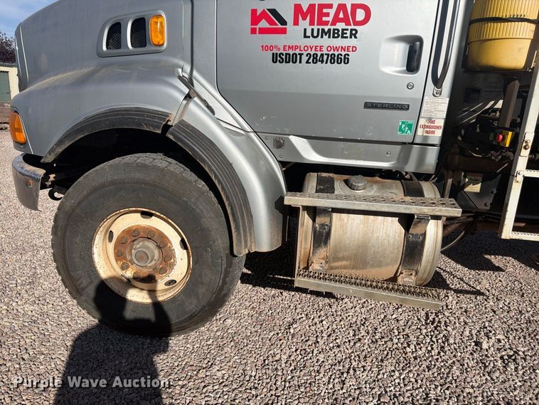image for item FM7721 2006 Sterling Truck L9500 Series flatbed truck