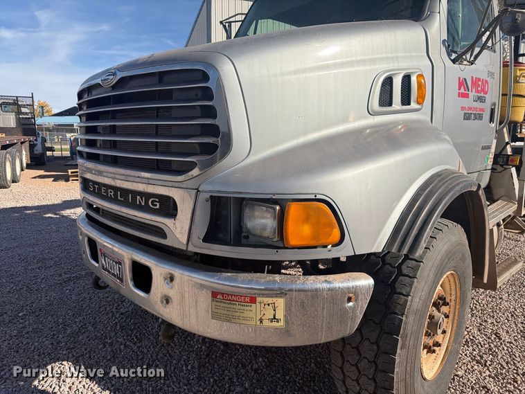 image for item FM7721 2006 Sterling Truck L9500 Series flatbed truck