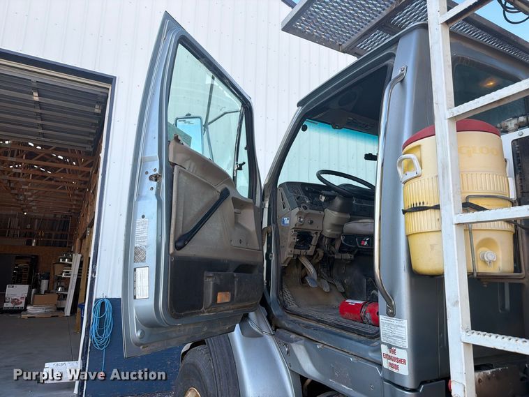 image for item FM7721 2006 Sterling Truck L9500 Series flatbed truck