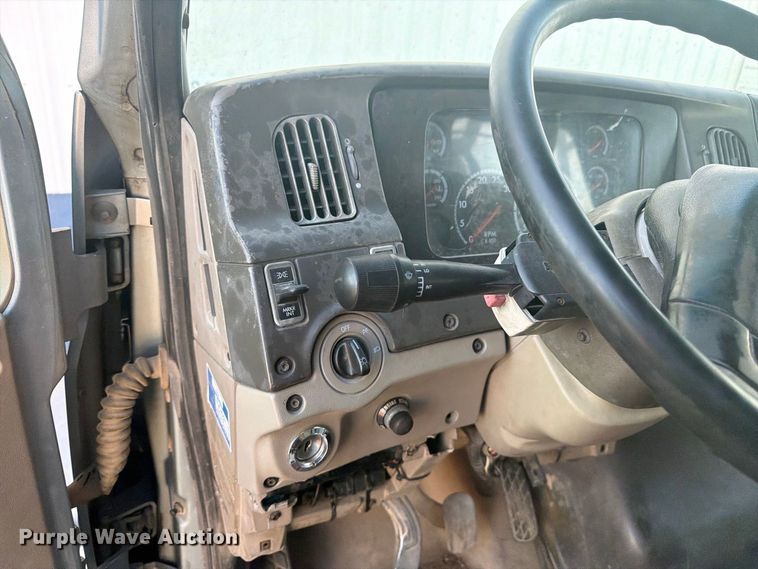 image for item FM7721 2006 Sterling Truck L9500 Series flatbed truck