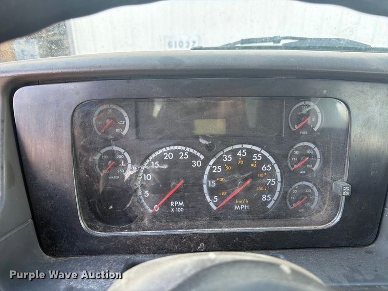 image for item FM7721 2006 Sterling Truck L9500 Series flatbed truck