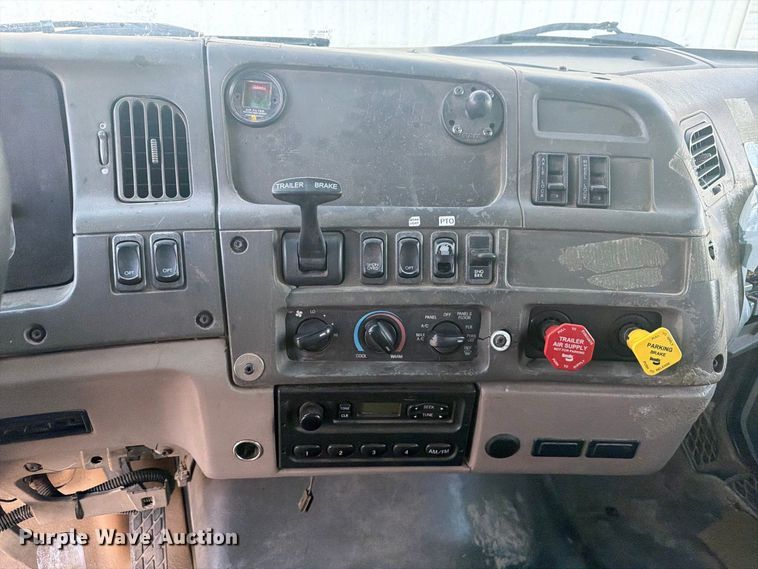 image for item FM7721 2006 Sterling Truck L9500 Series flatbed truck