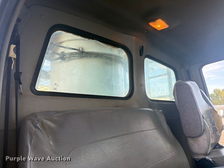 image for item FM7721 2006 Sterling Truck L9500 Series flatbed truck