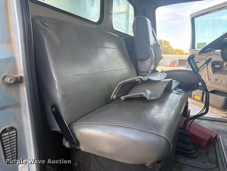 image for item FM7721 2006 Sterling Truck L9500 Series flatbed truck