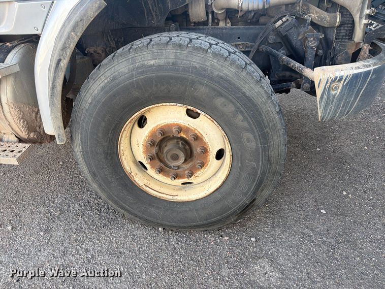 image for item FM7721 2006 Sterling Truck L9500 Series flatbed truck