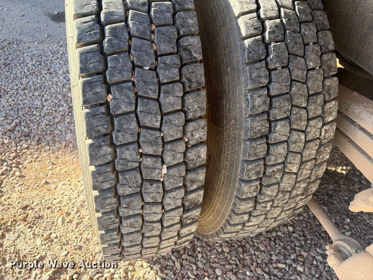 image for item FM7721 2006 Sterling Truck L9500 Series flatbed truck