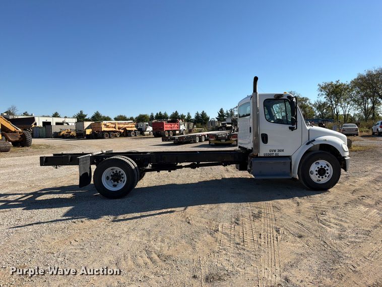 image for item FN5912 2014 Freightliner Business Class M2 truck cab and chassis