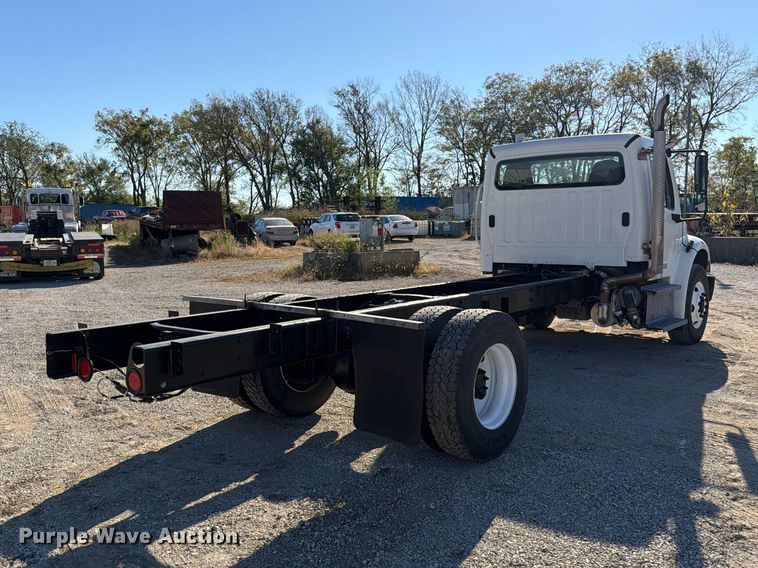 image for item FN5912 2014 Freightliner Business Class M2 truck cab and chassis