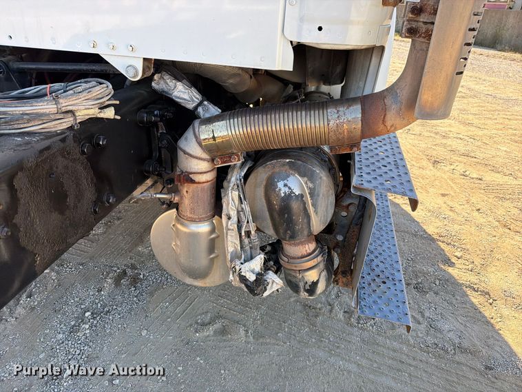 image for item FN5912 2014 Freightliner Business Class M2 truck cab and chassis