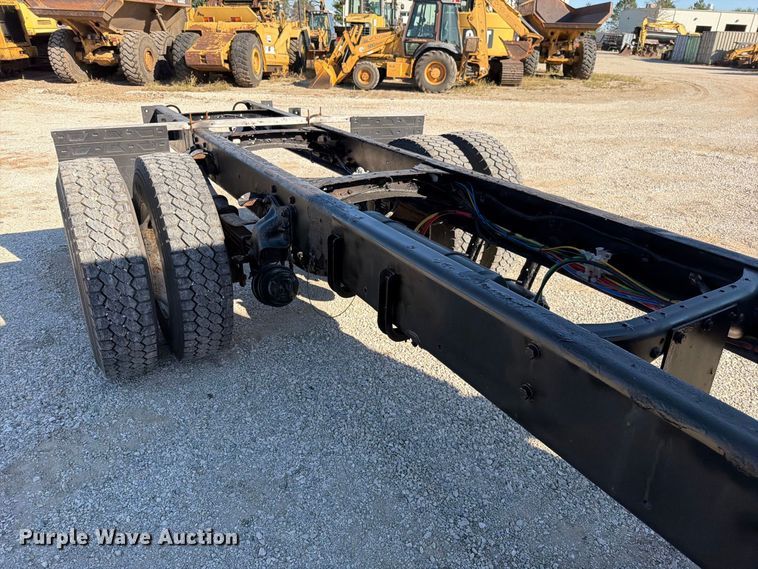 image for item FN5912 2014 Freightliner Business Class M2 truck cab and chassis