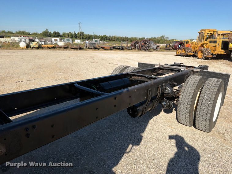 image for item FN5912 2014 Freightliner Business Class M2 truck cab and chassis