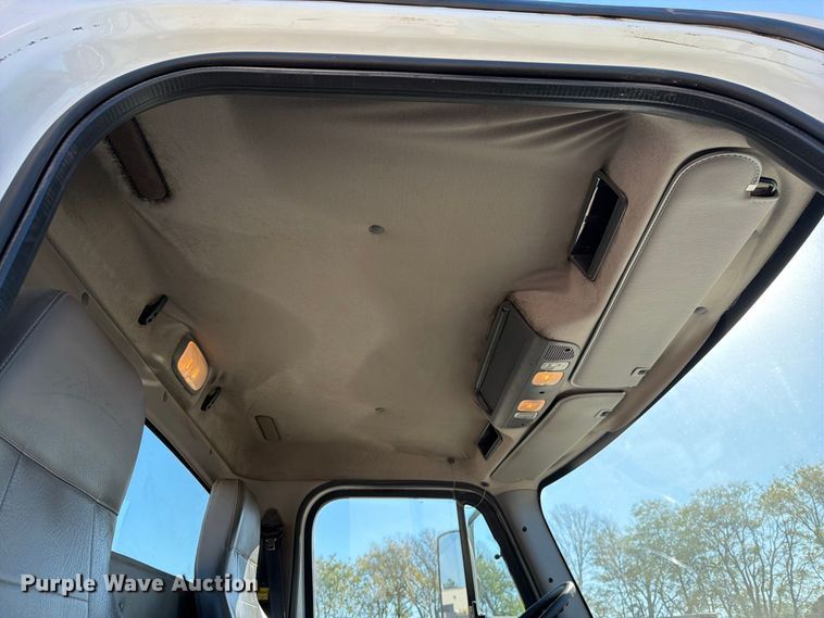 image for item FN5912 2014 Freightliner Business Class M2 truck cab and chassis