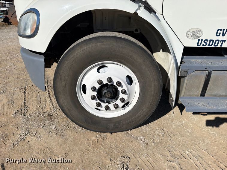 image for item FN5912 2014 Freightliner Business Class M2 truck cab and chassis