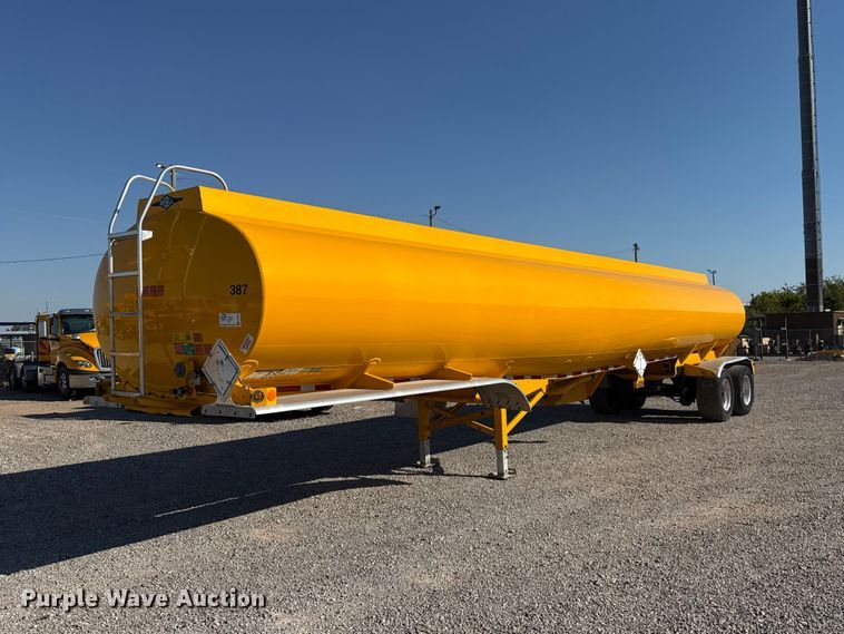 image for item FO4507 2009 Beall BAST-97-3-DC fuel trailer