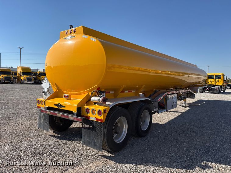 image for item FO4507 2009 Beall BAST-97-3-DC fuel trailer