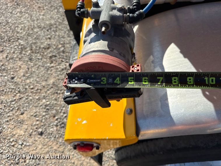 image for item FO4507 2009 Beall BAST-97-3-DC fuel trailer