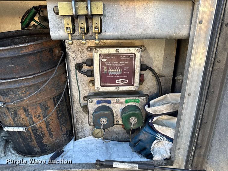 image for item FO4507 2009 Beall BAST-97-3-DC fuel trailer