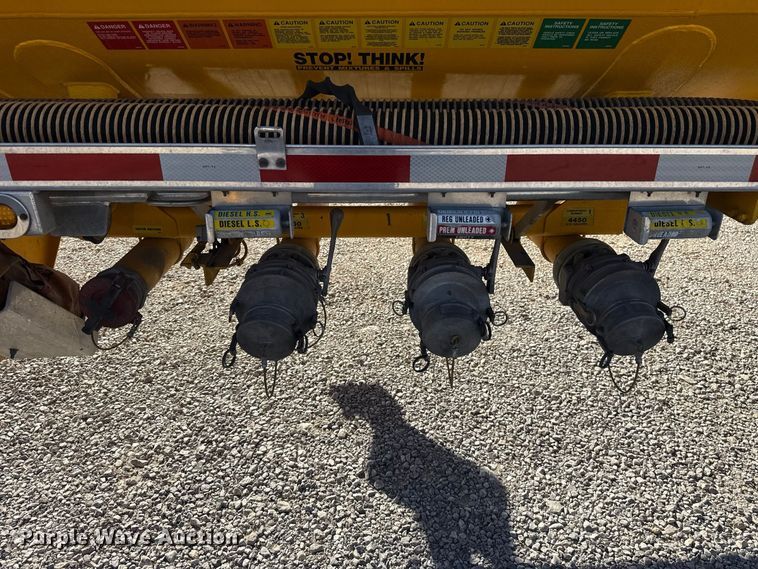image for item FO4507 2009 Beall BAST-97-3-DC fuel trailer