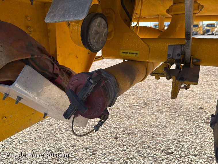 image for item FO4507 2009 Beall BAST-97-3-DC fuel trailer
