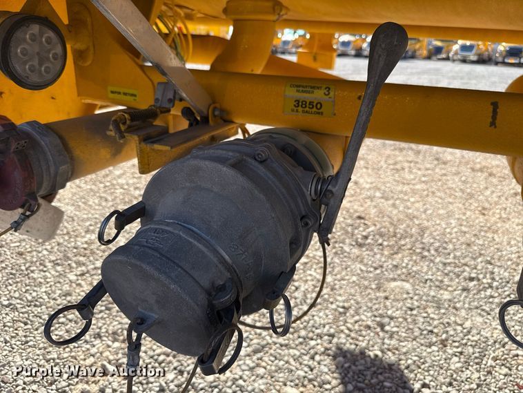image for item FO4507 2009 Beall BAST-97-3-DC fuel trailer