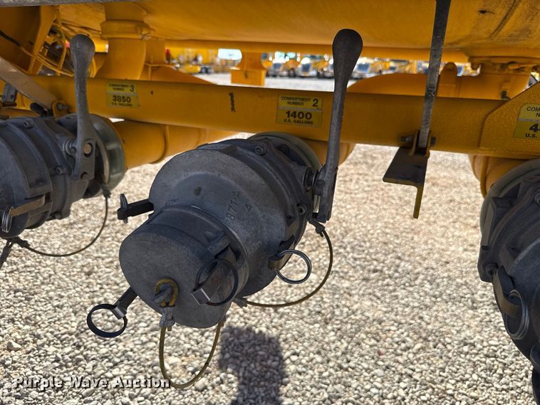 image for item FO4507 2009 Beall BAST-97-3-DC fuel trailer