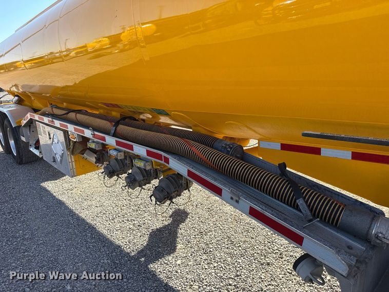 image for item FO4507 2009 Beall BAST-97-3-DC fuel trailer