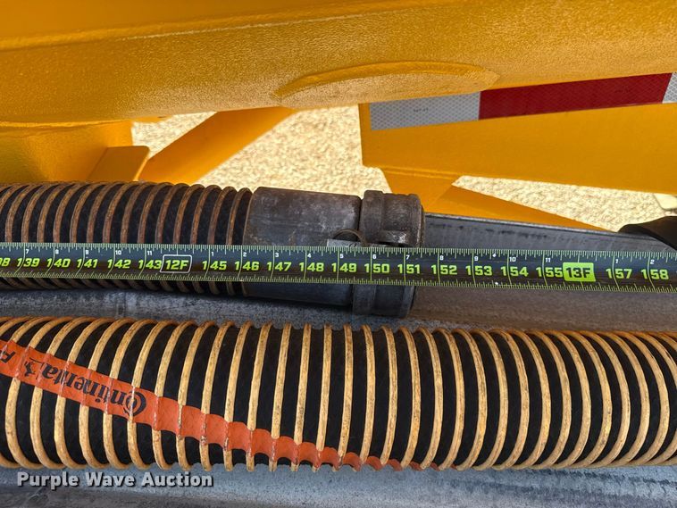 image for item FO4507 2009 Beall BAST-97-3-DC fuel trailer